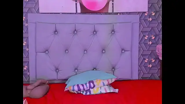 XXX chat uživo modela Emily_rivera78