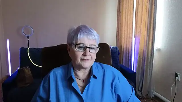 Sandra_Snowflake Adlı Modelin Canlı XXX Sohbeti