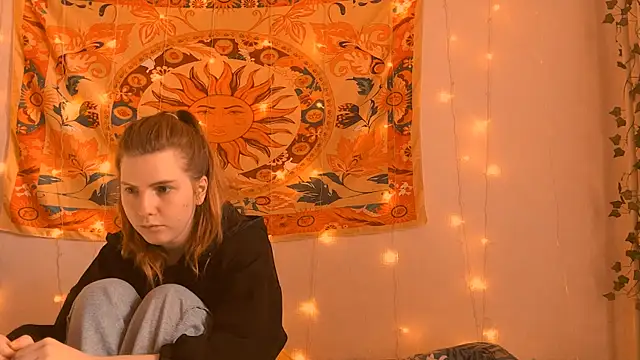 AliceCUNTach Adlı Modelin Canlı XXX Sohbeti