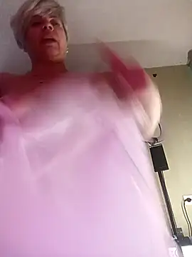 MilkySky Adlı Modelin Canlı XXX Sohbeti