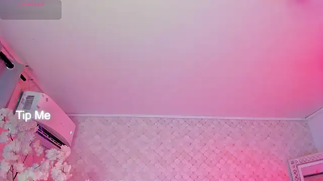 YazminJenner Chat XXX in diretta