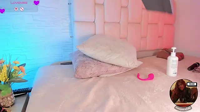 XXX chat uživo modela naina_deivis33