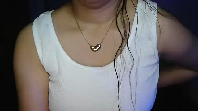 XXX chat uživo modela HotNiyathi