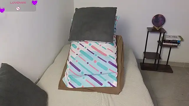 XXX chat uživo modela blue__moon_