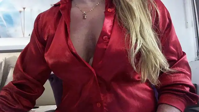 Mirianzapata_1's Webcam Show