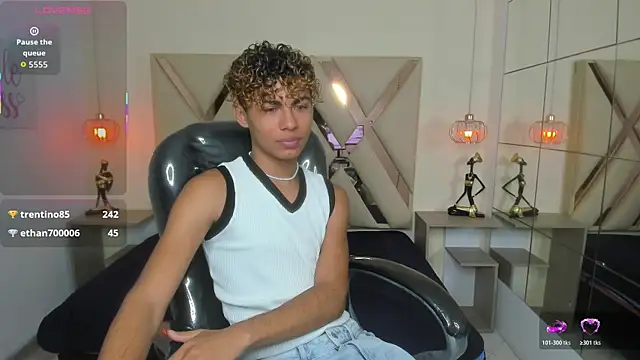 Show modela Anyelo_Twink na web-kameri