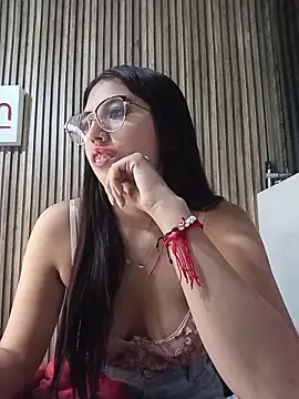 Valk_submissive Live XXX Chat