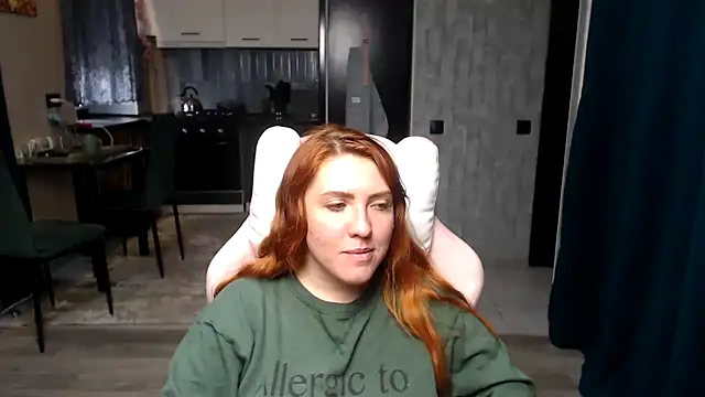 Reginasmilee: онлайн-секс-чат