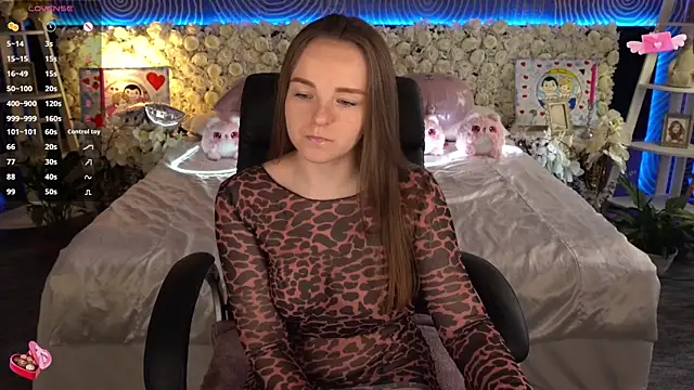 Chat +18 de FoxyShy ao vivo