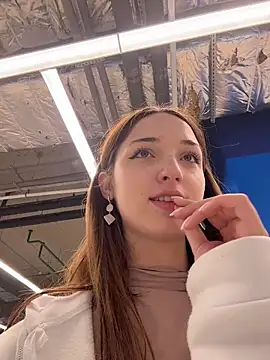 DollyTall Webcam show