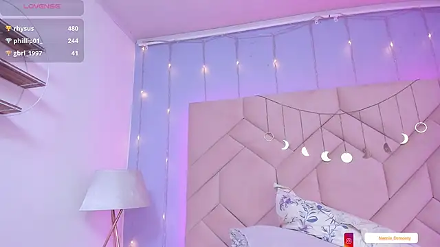 NaeniaDemon_'s Live XXX Chat