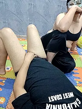 Desikalakaar0069: διαδικτυακό σόου στην κάμερα