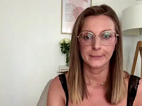 HornyJudith Obrolan Langsung XXX