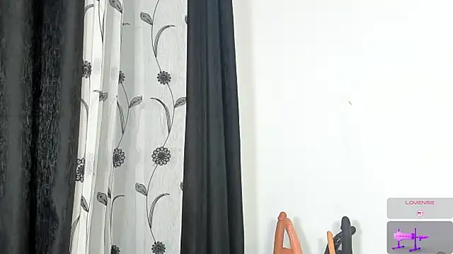 CREAMY_BUBBLEGUM's Webcam Show