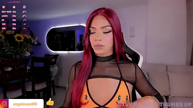 Angelina_Rossi: διαδικτυακό σόου στην κάμερα