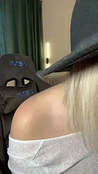 Charming_Daphny Live XXX Chat