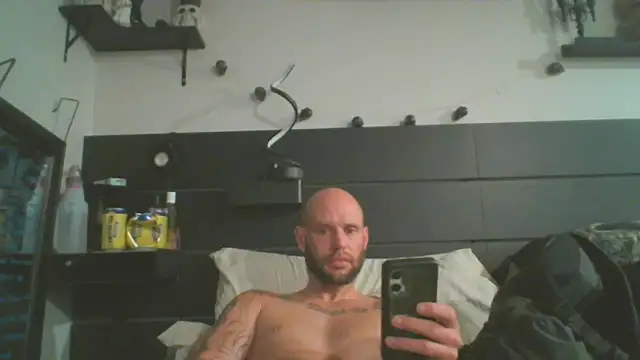 CaptCrakerのライブXXXチャット