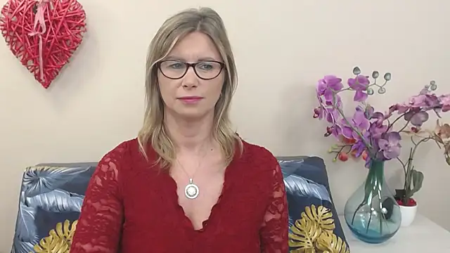 XXX chat uživo modela DoreenSexy