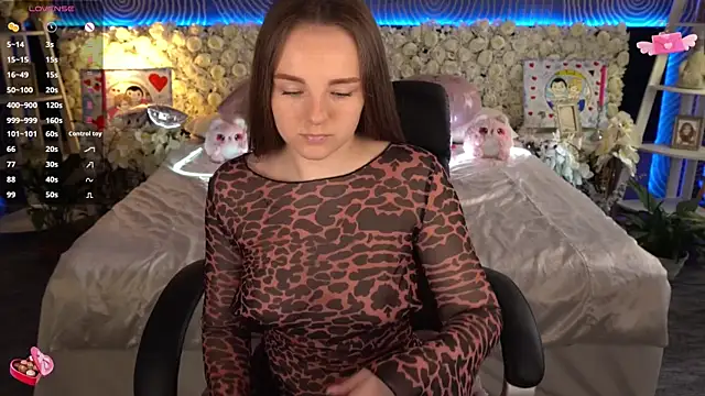 FoxyShy's Live XXX Chat