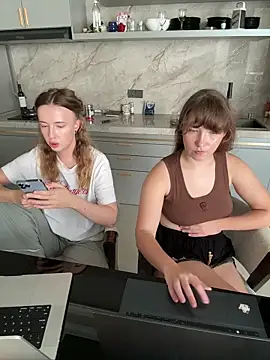 عرض كام Nura_n_Sarah