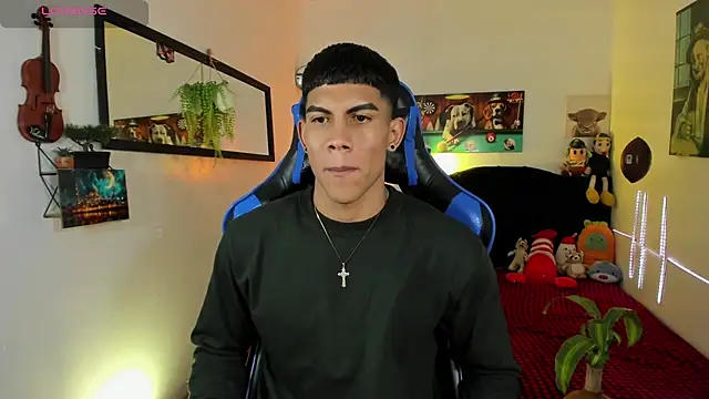 Damian_latinxxx Show in webcam