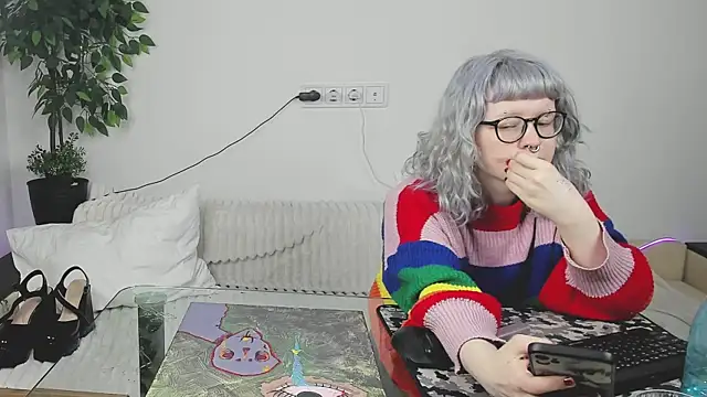 EdythElswick 现场XXX聊天