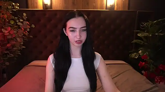 WildKittenX_ Adlı Modelin Canlı XXX Sohbeti