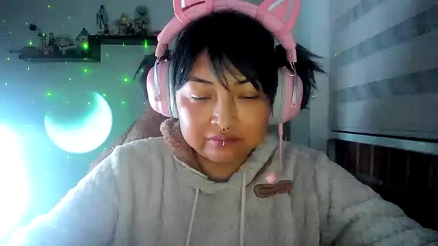 Онлайн чат XXX Shaddycute_