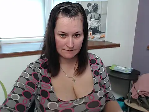 Milfa_meddison Adlı Modelin Canlı XXX Sohbeti