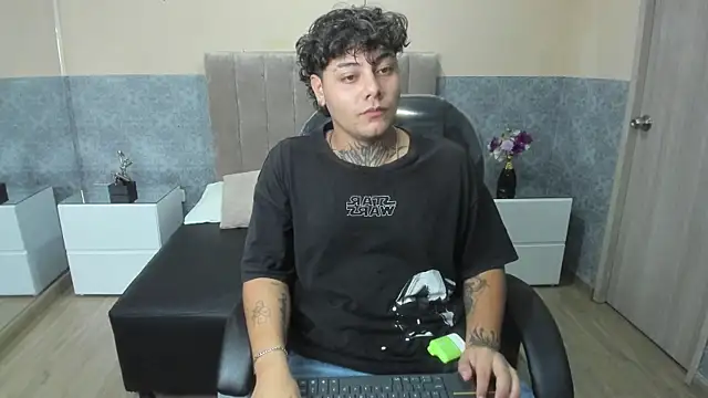 DAMON_SALVATTORE Live XXX Chat