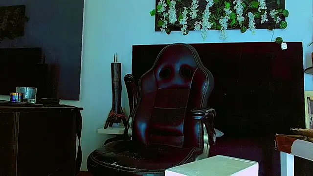 HannibalLester 即時 XXX 聊天