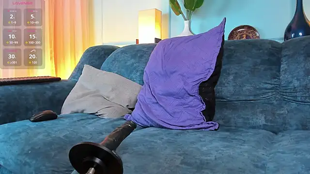 Nicki_Ripperton: вебкам-шоу