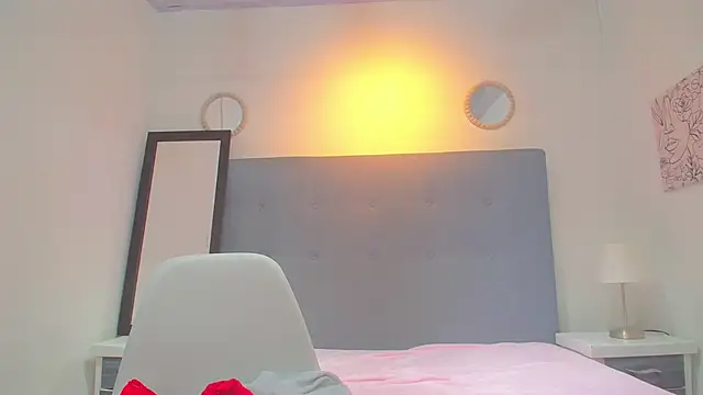 แชท XXX สดของ chaneelstark