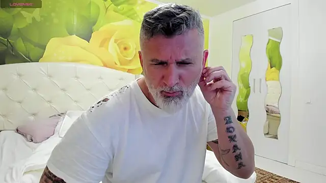 Show de BlowMyXXL na webcam