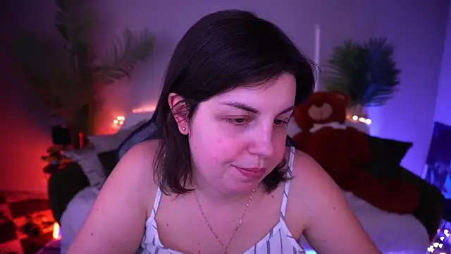 Chat +18 de MirandaWong ao vivo