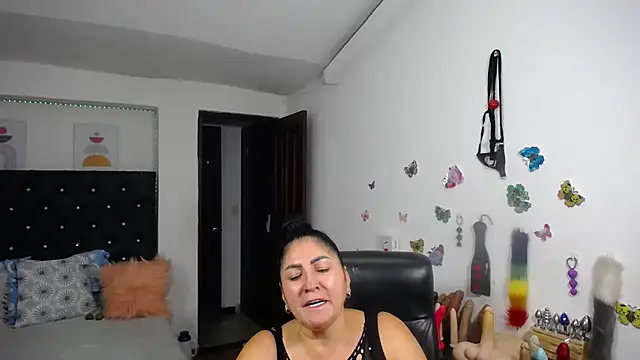 mature_bigboobs10 Adlı Modelin Canlı XXX Sohbeti