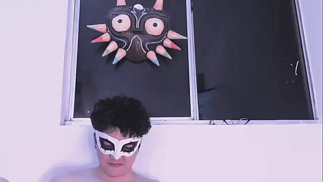 XXX chat uživo modela Tuxxxedo