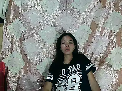 PinaySkinnyGirl's Live XXX Chat