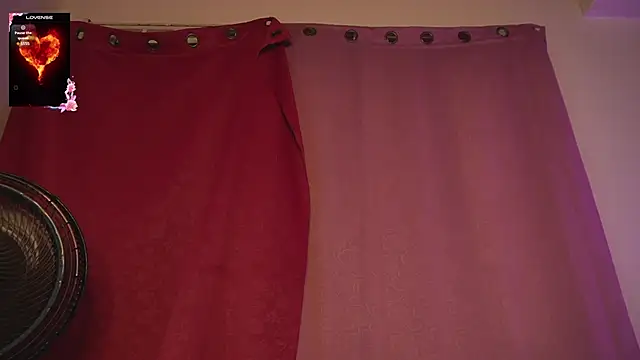 noah_0814's Live XXX Chat