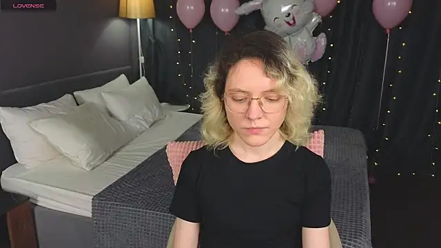 HottoKori Pertunjukan Webcam