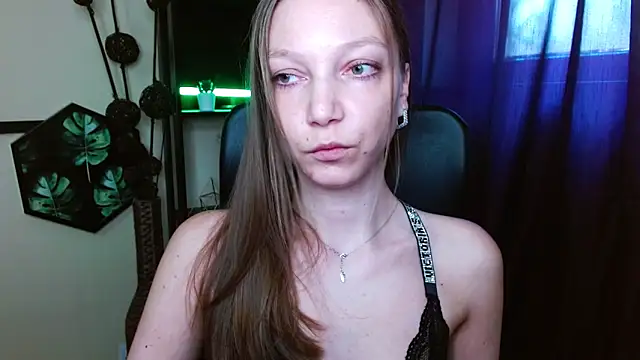 EmillyPlay 라이브 XXX 채팅