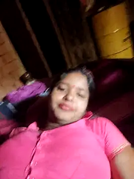 Horny-Rashi Chat XXX in diretta