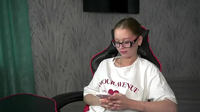 Chat +18 de SigneKali ao vivo