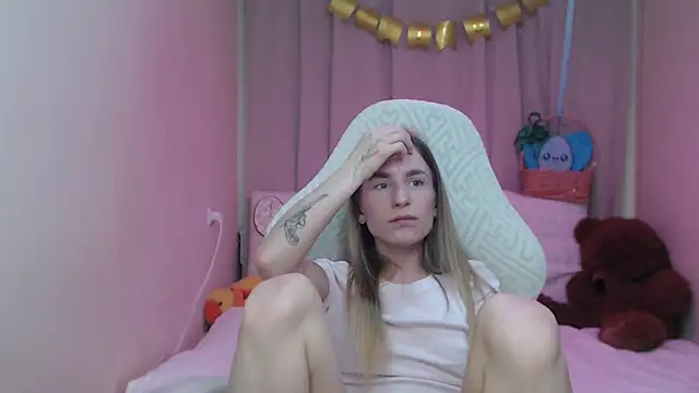 DeboraHornyのライブXXXチャット