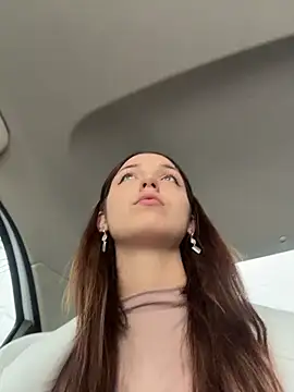 دردشة DollyTall الجنسية المباشرة