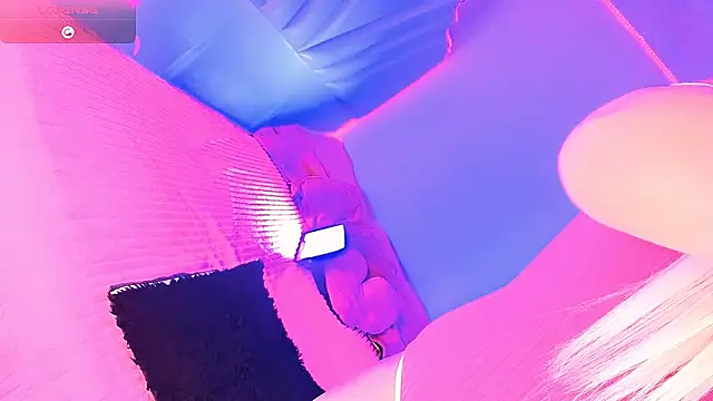 Valentina_Smith1_n Webbikameraesitys