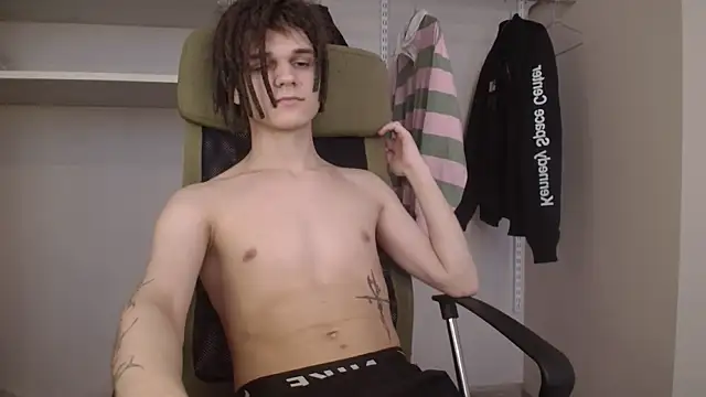 XXX chat uživo modela PeachTree