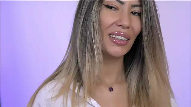 SophiaPotts: онлайн-секс-чат