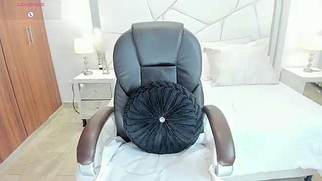 Natasha_Kiim_: онлайн-секс-чат