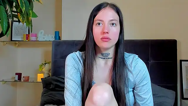 Chat +18 de AdrianaCult ao vivo